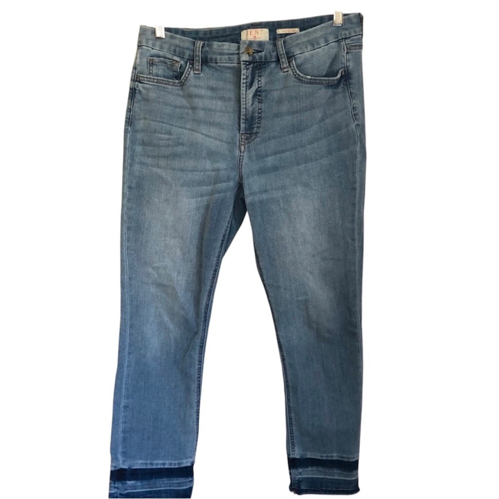 Jen7 by for all mankind ankle straight light blue jeans Size 10 w/some stretch